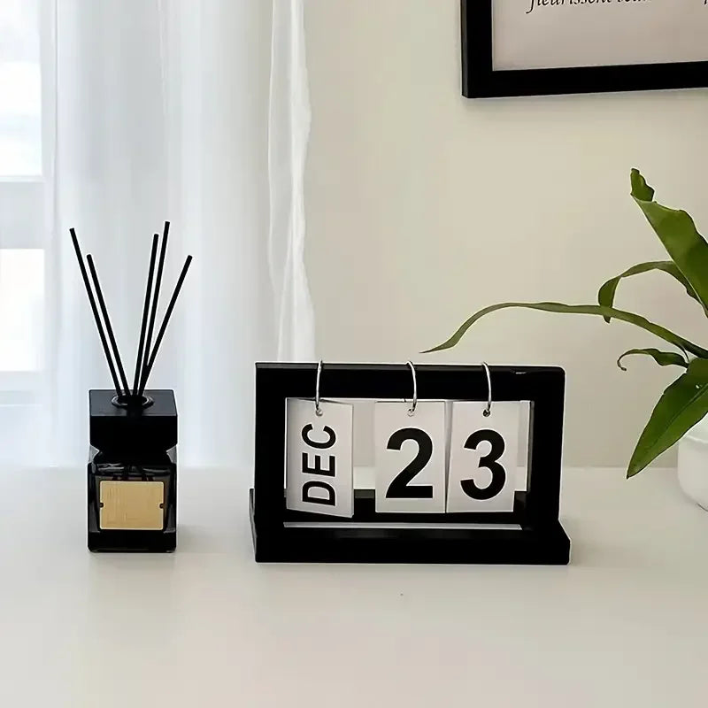 Minimalist Wooden Calendar Ornament For Living Room Desk